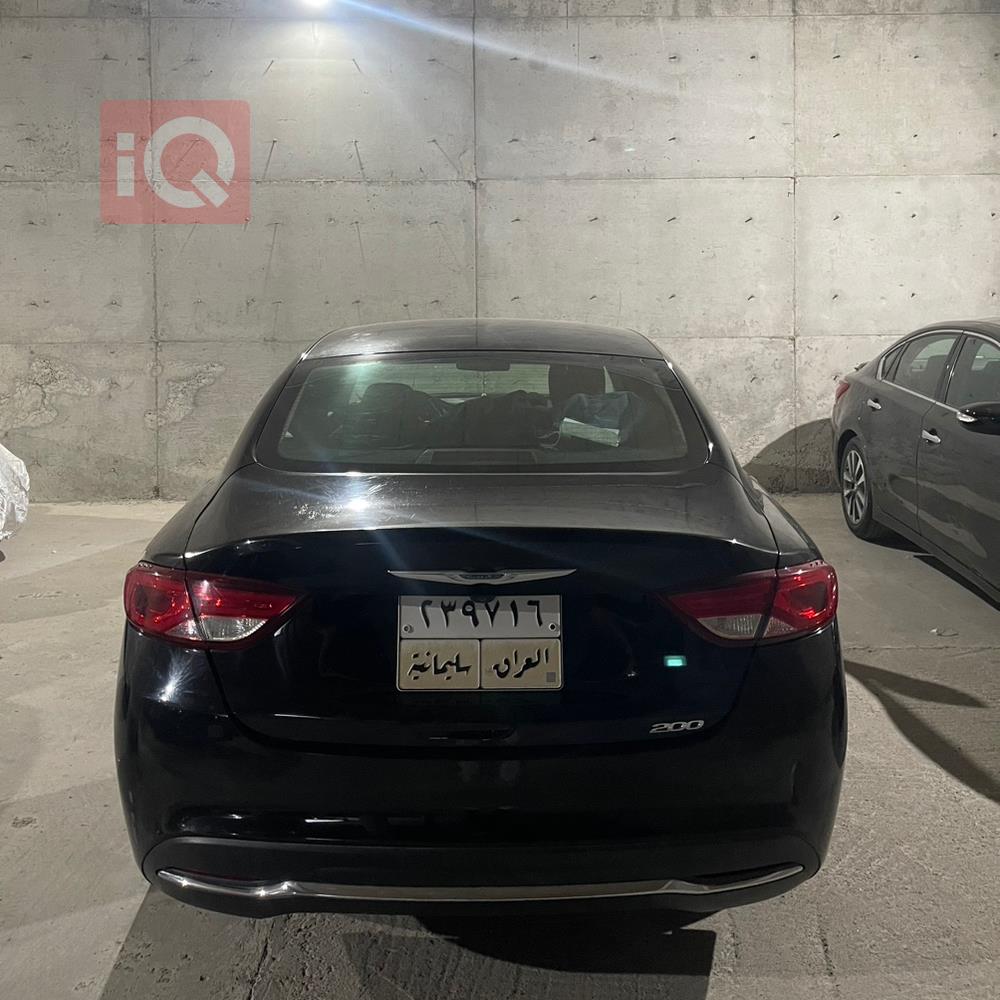 Chrysler 200